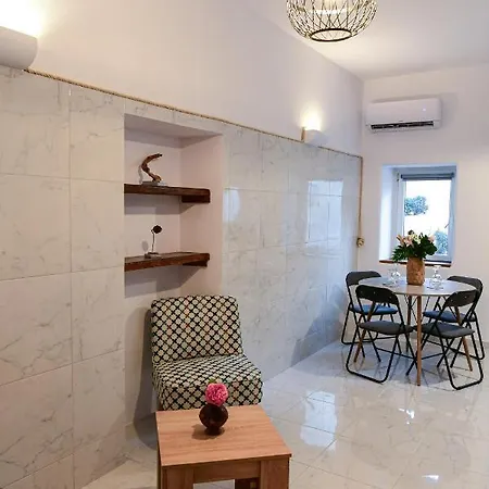 Apartment Grandma's Homes