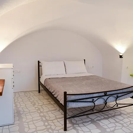 Grandma's Homes Apartment Imerovigli (Santorini)