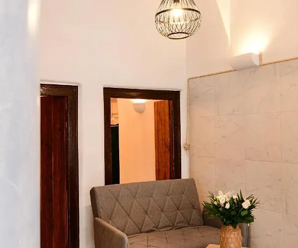 Grandma's Homes Imerovigli (Santorini)