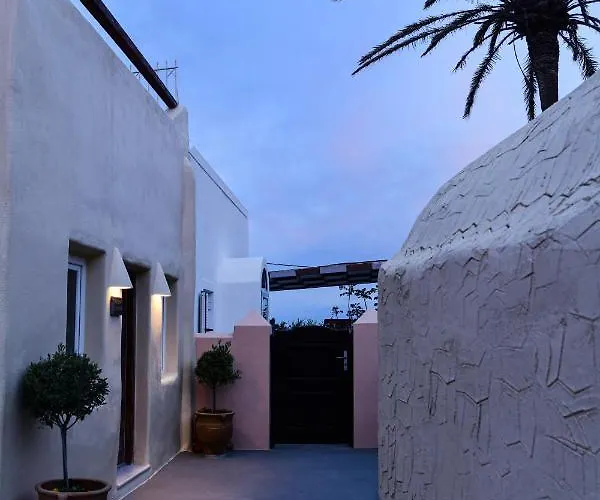 Grandma's Homes * Imerovigli (Santorini)