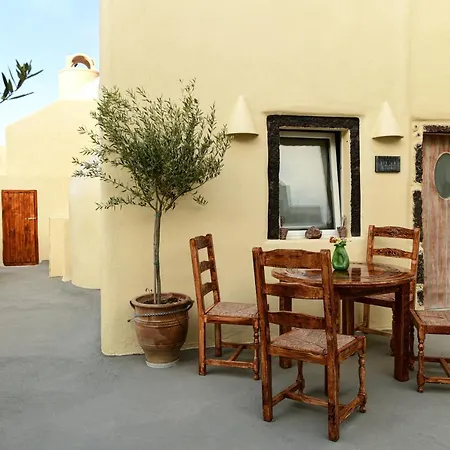Grandma's Homes * Imerovigli (Santorini)