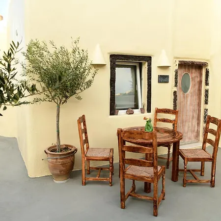 Grandma's Homes * Imerovigli (Santorini)