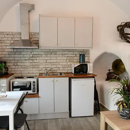 Grandma's Homes * Imerovigli (Santorini)