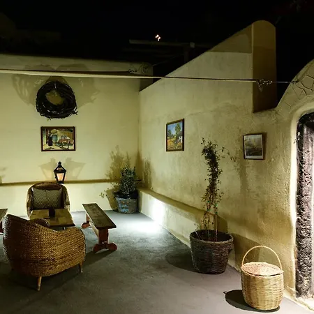 Grandma's Homes Daire Imerovigli (Santorini)